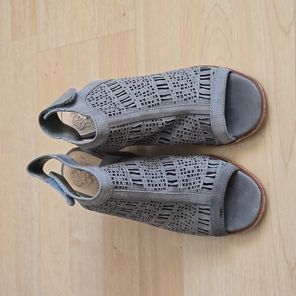 Vince Camuto Keannie Leather Open Toe Stacked Gray Block Heels Sandals Size 5M - Picture 6 of 10